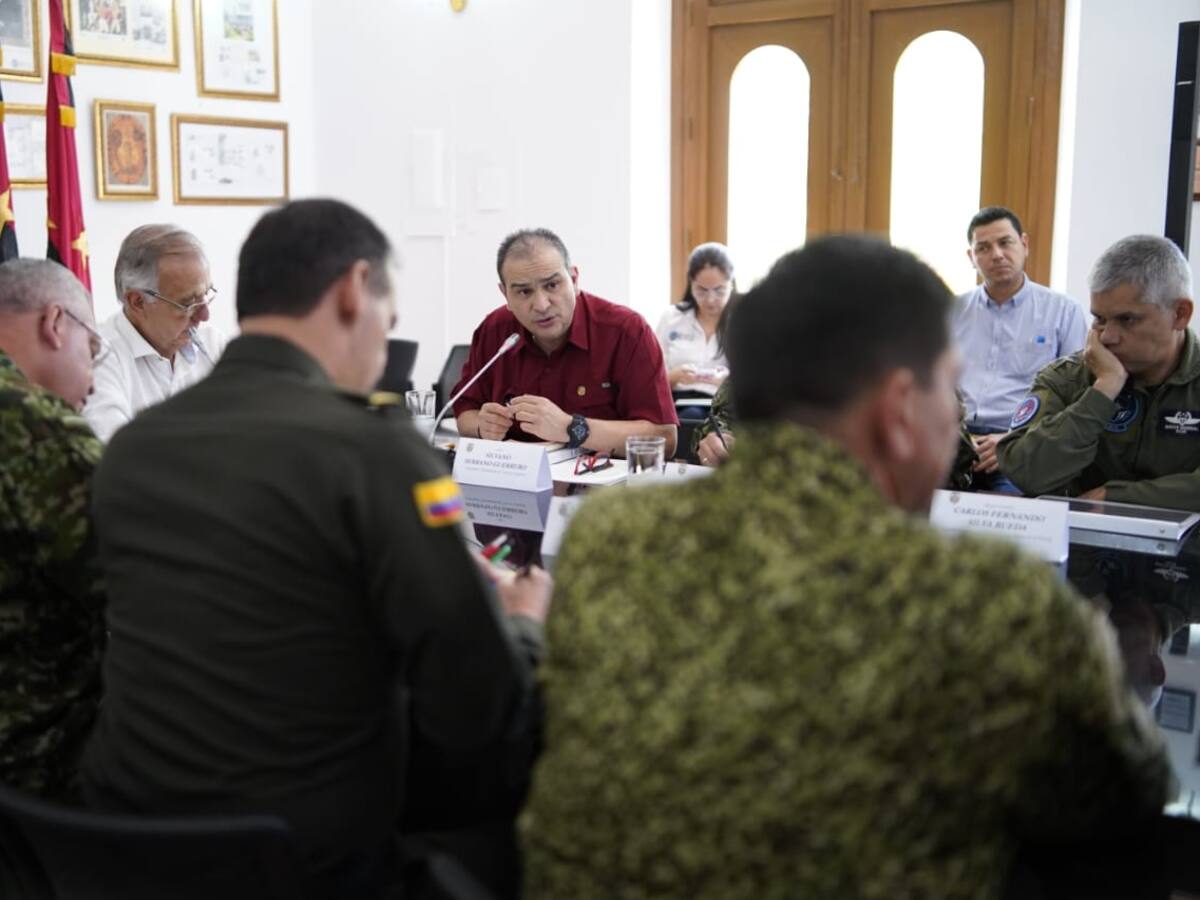 Gobernador presentó proyectos de seguridad a MinDefensa y cúpula militar