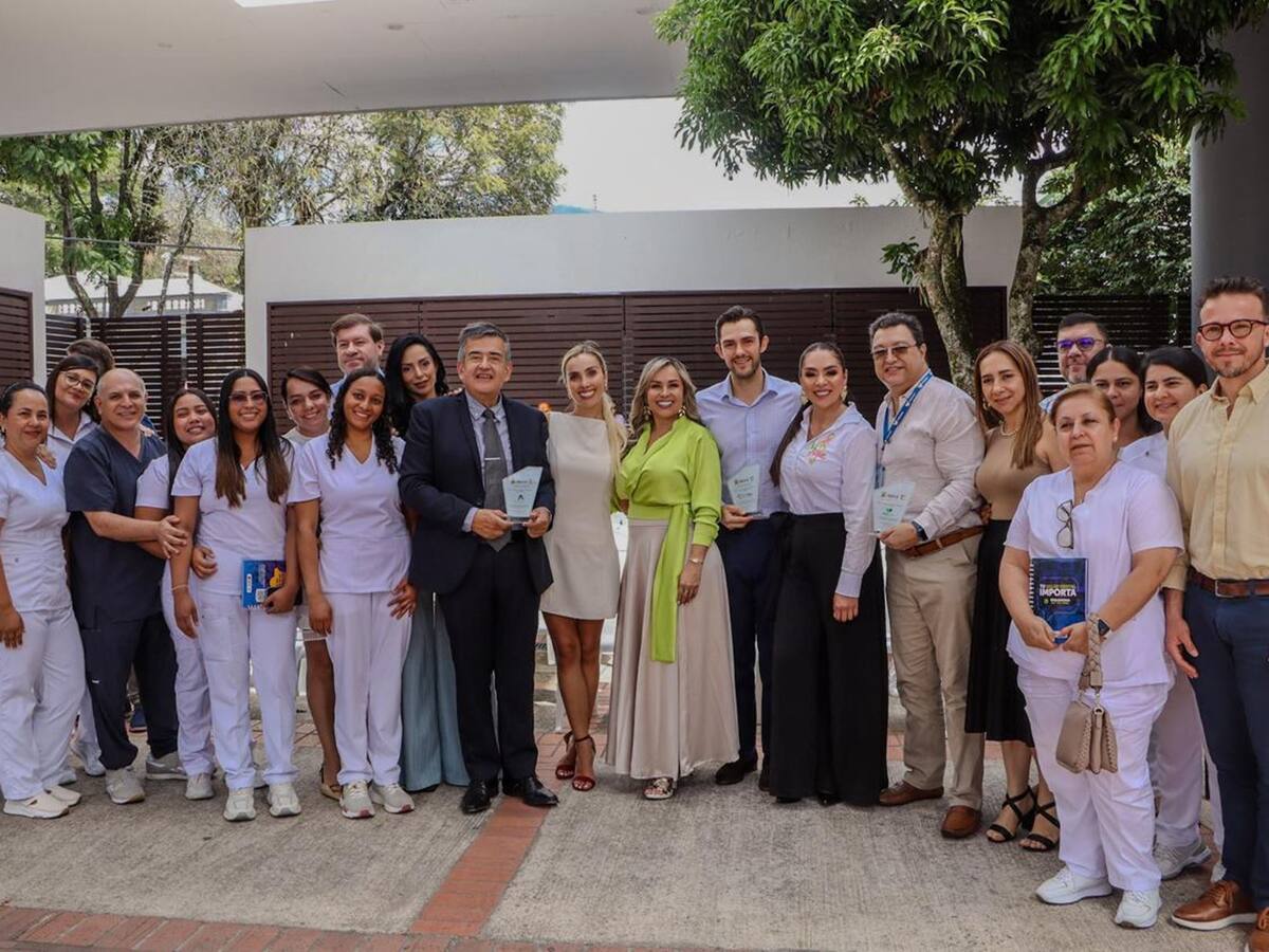 Entregan la orden Combeima a tres clínicas de Ibagué por su aporte al desarrollo de la región
