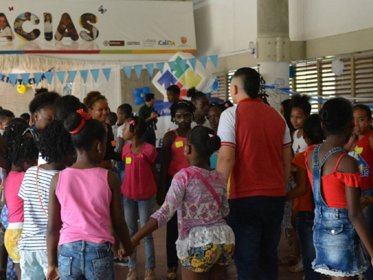 Terminal de Transportes entrega regalos a niños pobres de Cali