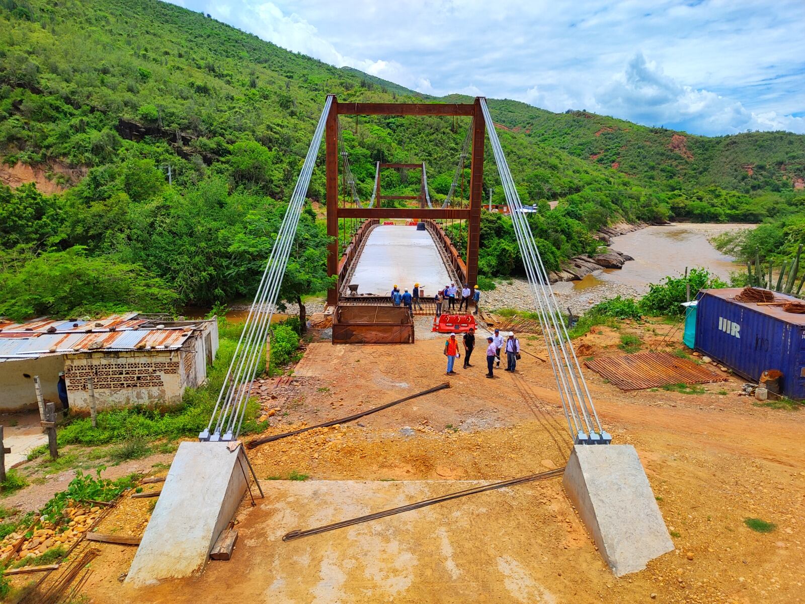 La inversión del proyecto supera los $8.800 millones de pesos, de los cuales el Departamento del Huila dispuso de más de $7.000 millones y el Departamento del Tolima más de $1.500 millones para la obra física.