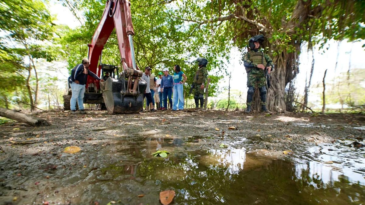 Derriban jarillones irregulares que mantenían aguas represadas en Cereté, Córdoba