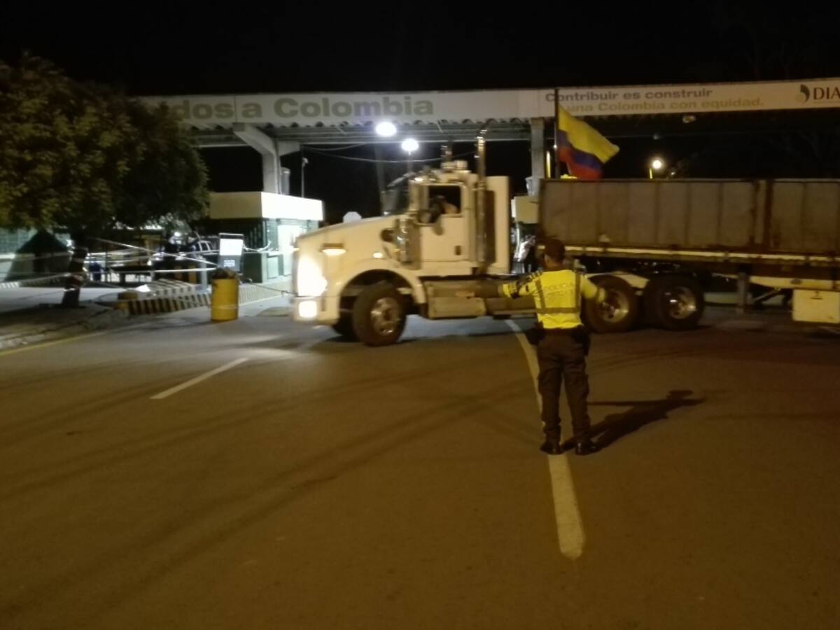A pesar que Duque negó abrir frontera, transportadores insisten en apertura