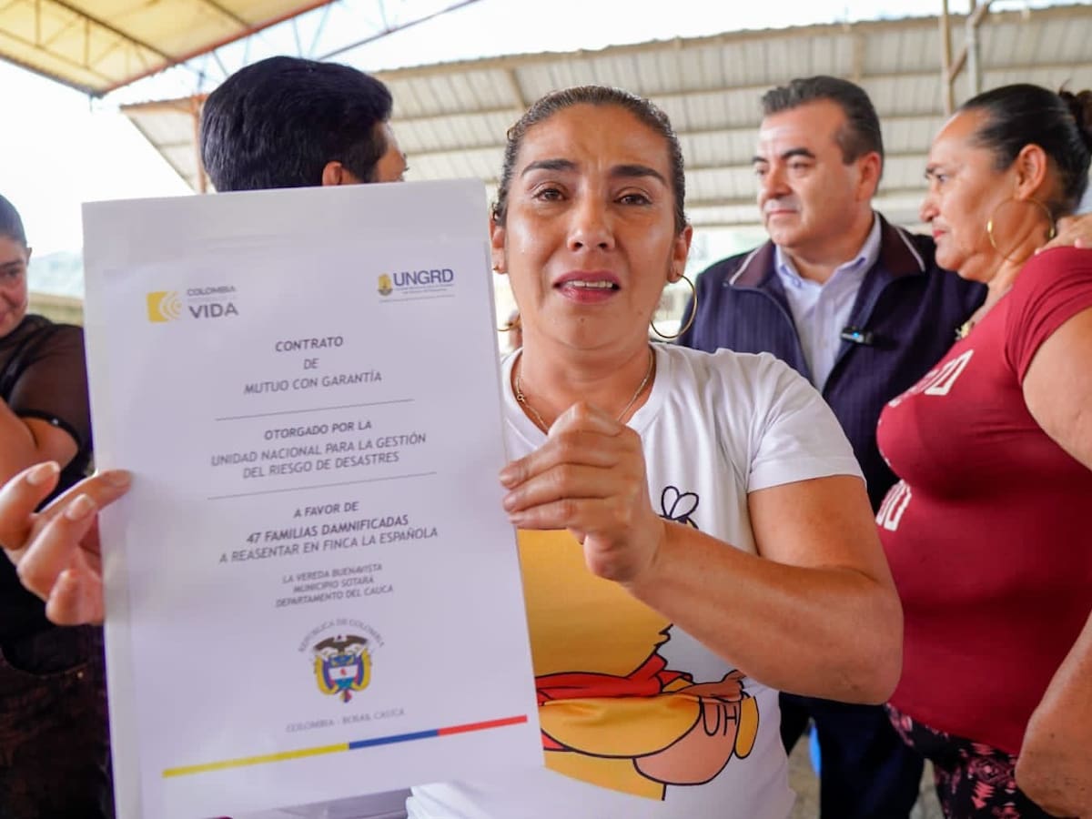 Entregan 11 fincas a familias damnificadas por derrumbe en Rosas, Cauca
