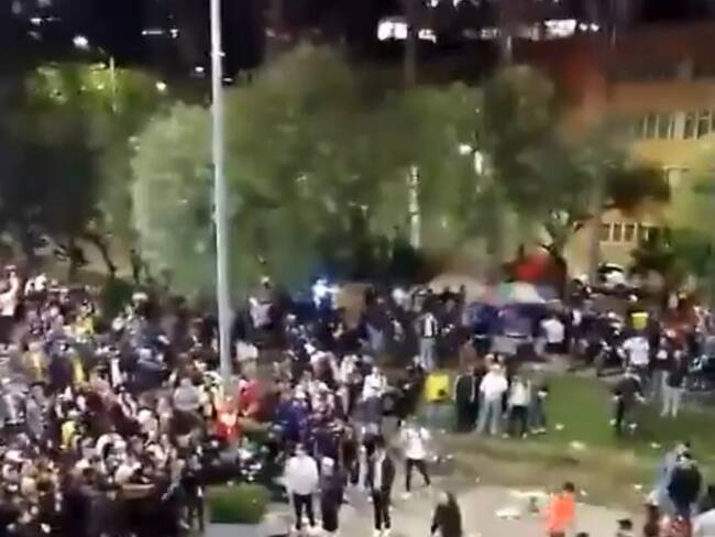 Batalla campal en City U, centro de Bogotá, luego de partido Colombia vs Venezuela