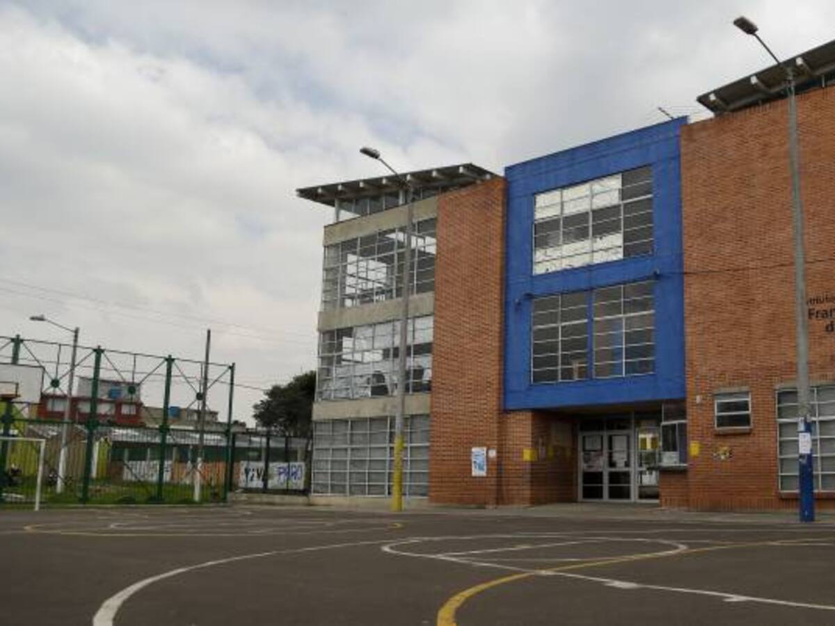 ¿Por qué 55.000 estudiantes de colegios del Distrito perdieron el año?