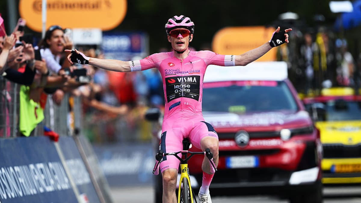 Jonas Vingegaard gana la etapa 16 del Giro de Italia y Egan Bernal entra al top-10 de la general