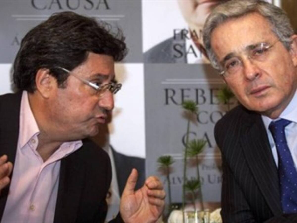 Necesitamos a Francisco Santos: Uribe