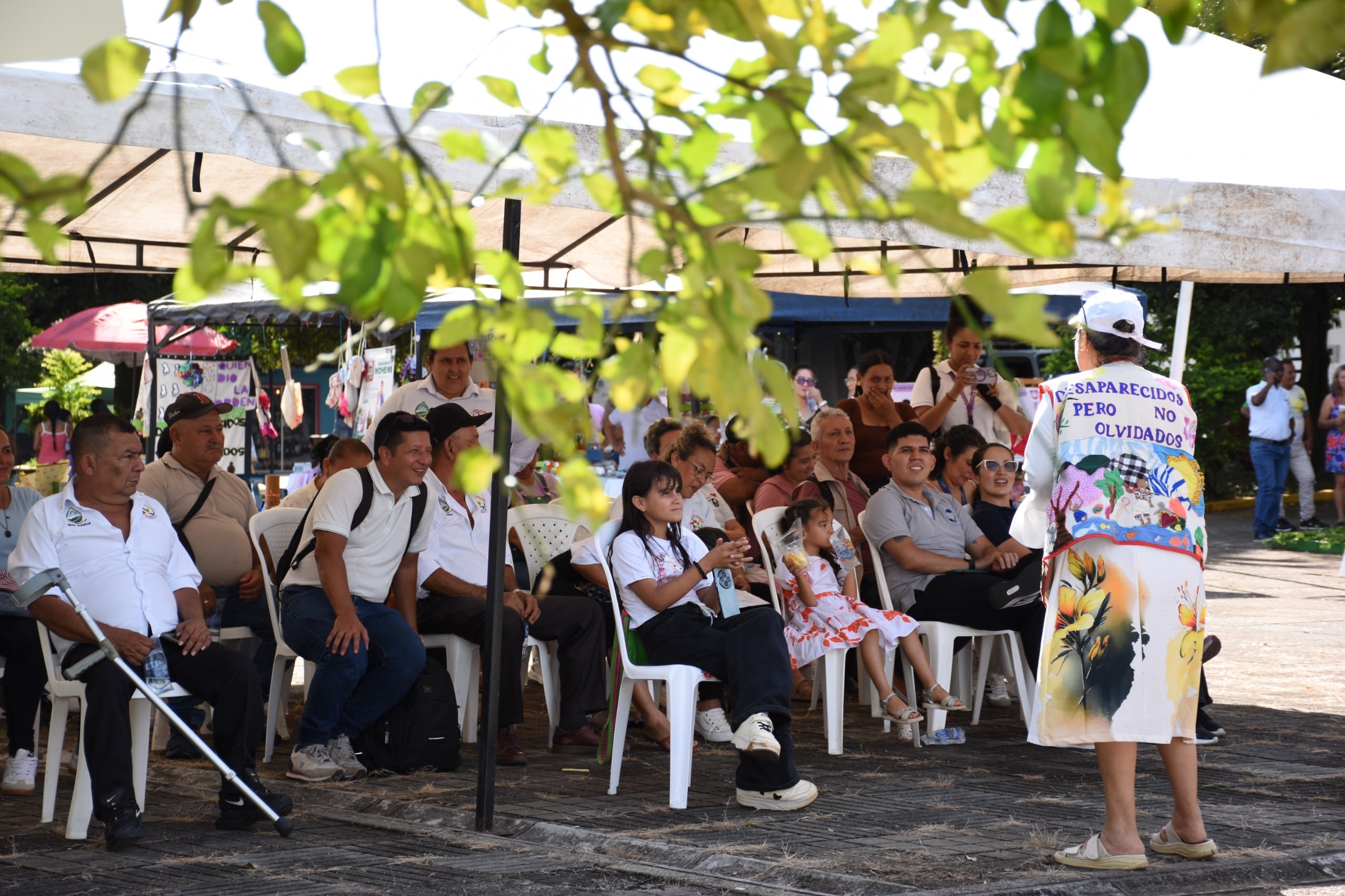 actividades culturales, artísticas relacionadas con la construcción de paz. Foto alcaldía Doncello.