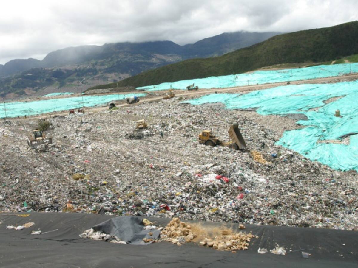 Anuncian medidas en el relleno Doña Juana por temporada de lluvias