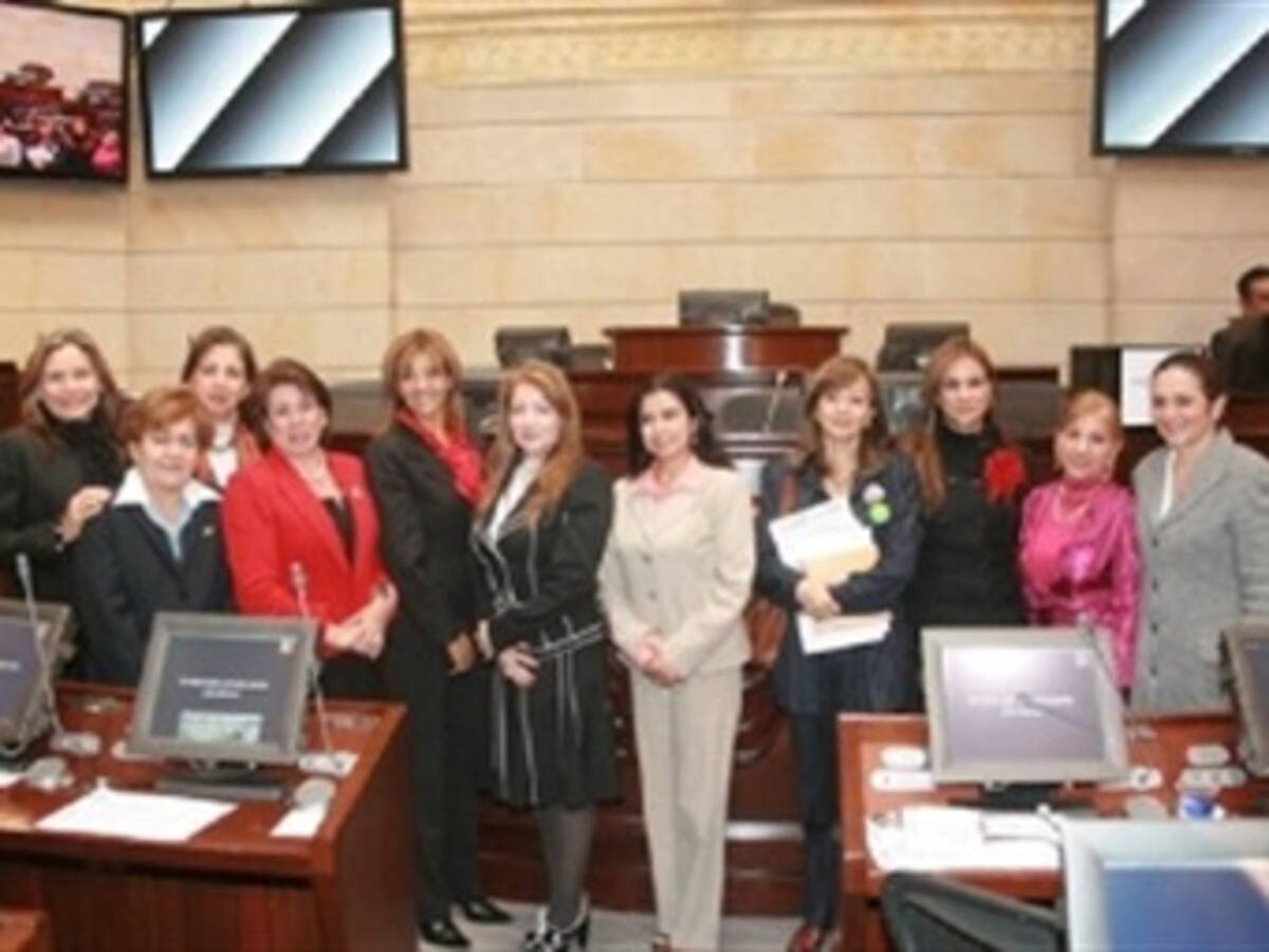 Colombia en deuda con los derechos políticos de la mujer