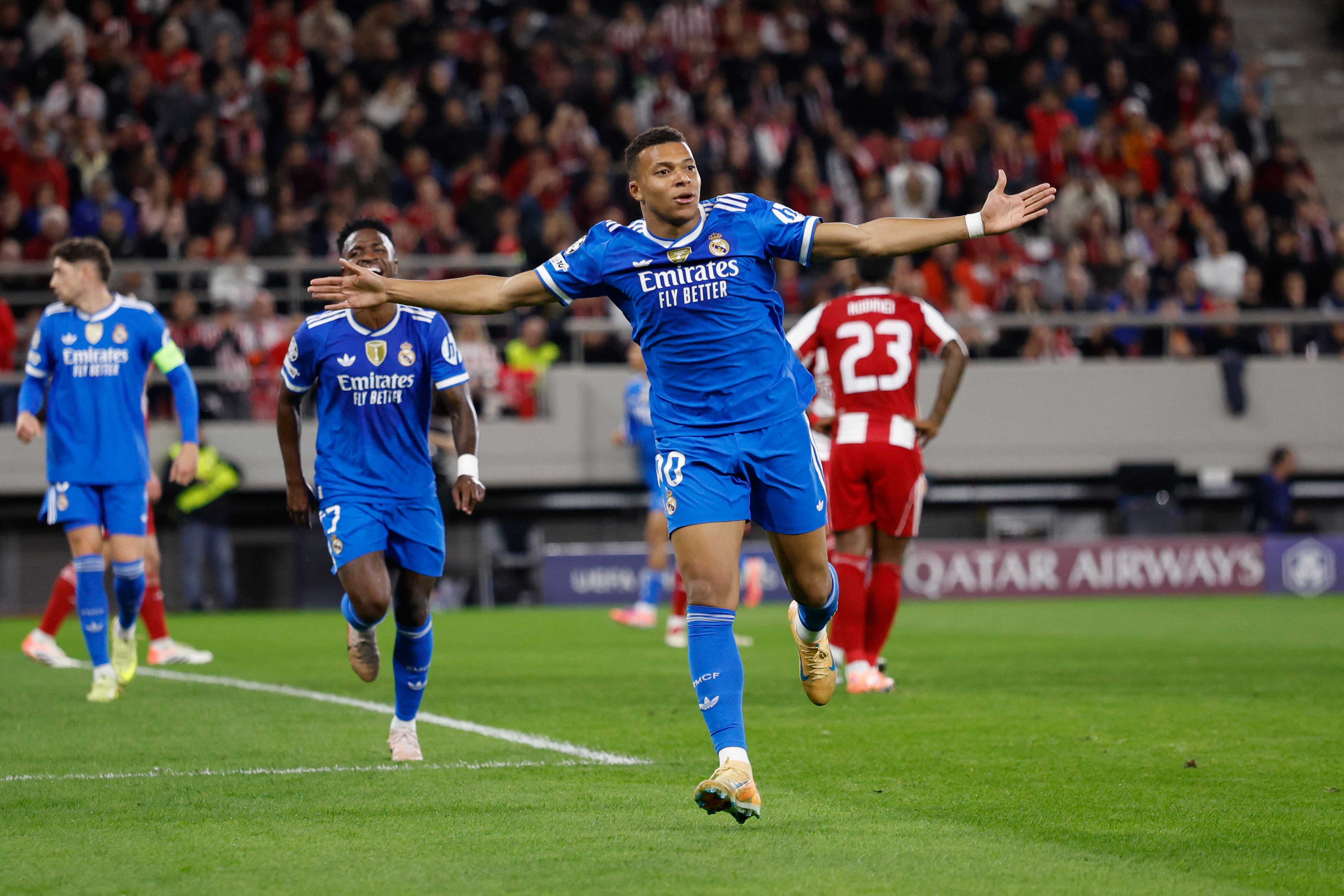 Kylian Mbappé festeja uno de sus cuatro goles ante el Olympiacos. (Photo by David S. Bustamante/Real Madrid via Getty Images)