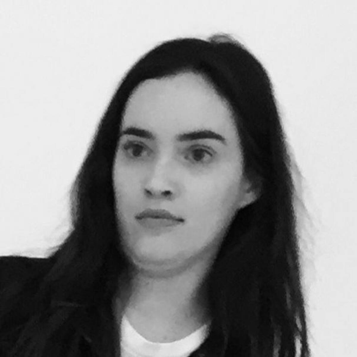 La joven no se toma las fotos que publican las modelos tradicionales. Prefiere mostrarse natural e incluso desarreglada.