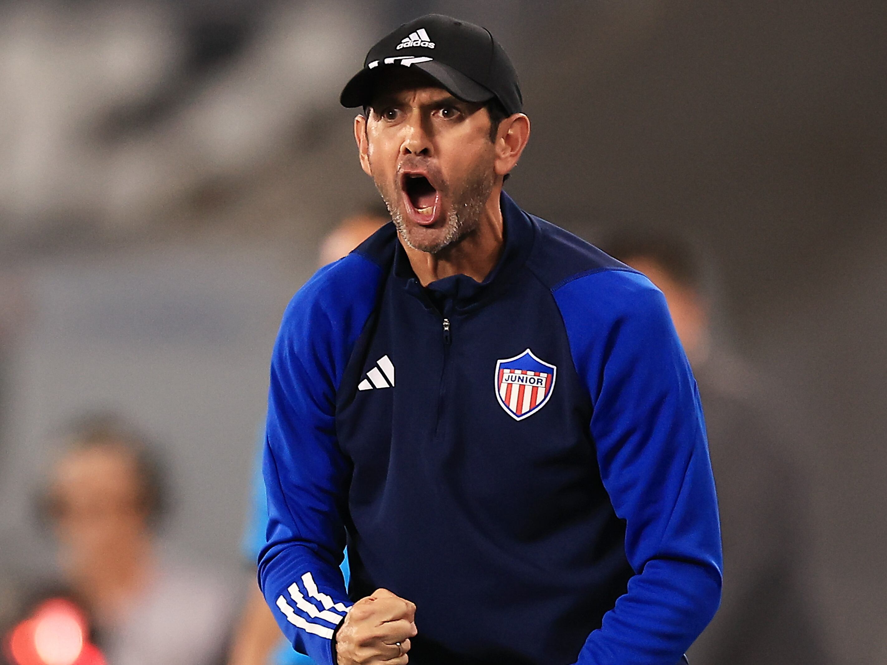 Arturo Reyes y su cruce de palabras con un periodista / Getty Images