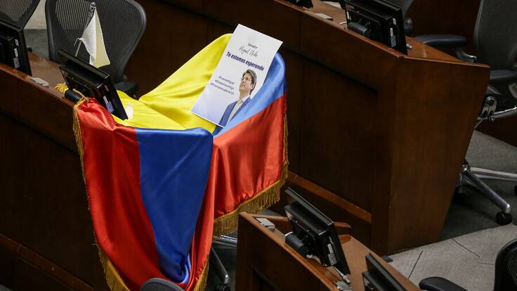 Sindicatos mezquinos demandan a Miguel Uribe y piden pérdida de investidura mientras lucha por su vida