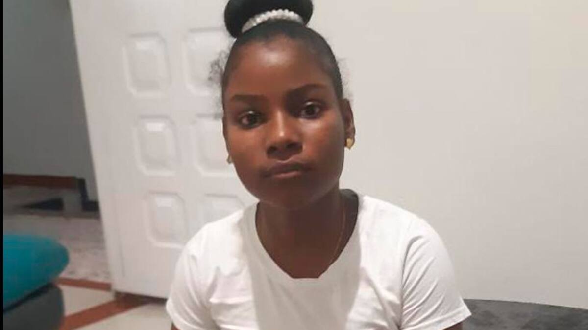 Donan prótesis a niña que perdió sus piernas porque la atropelló una lancha