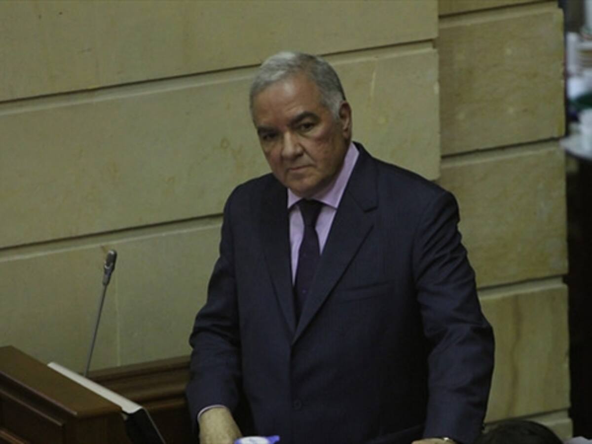 En declaraciones parcas, procurador deseó éxitos a Maya Villazón