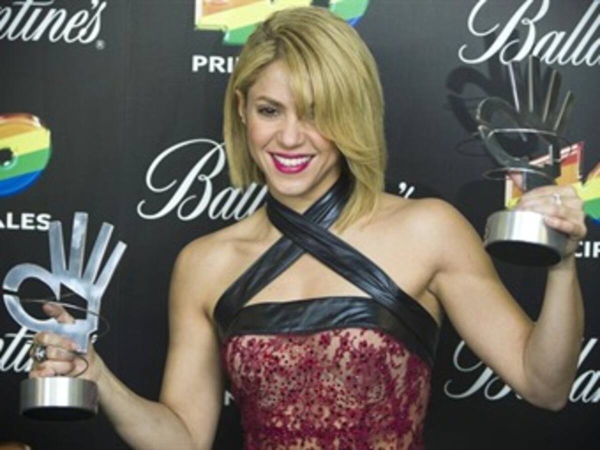 Los colombianos Shakira y J. Balvin brillan en los Premios 40 Principales