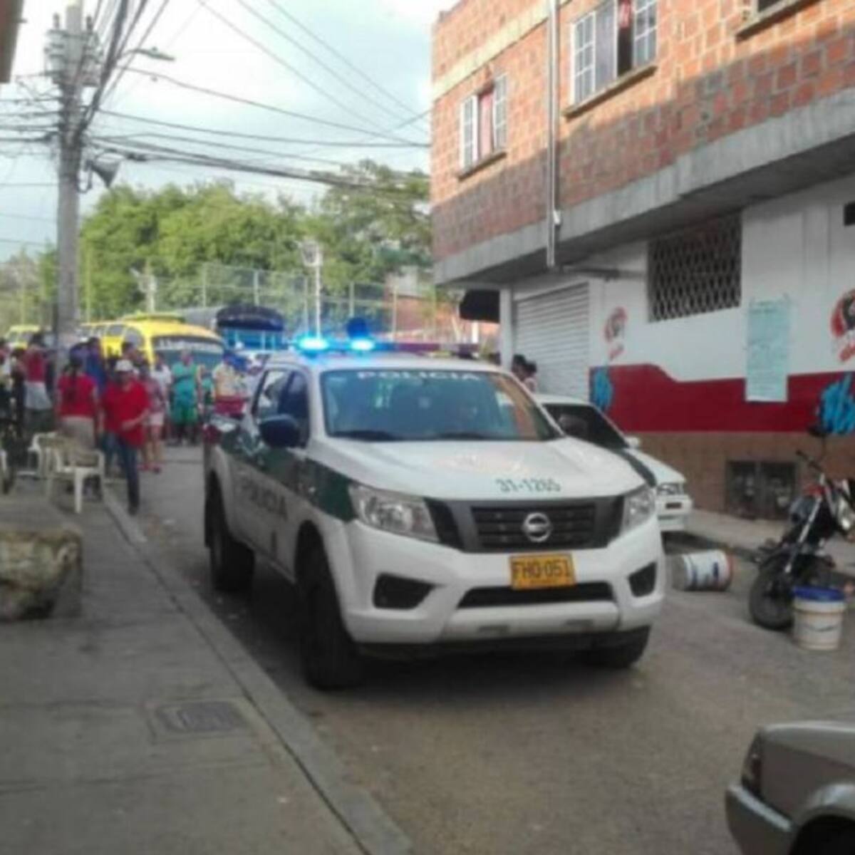 Por un piropo una mujer baleó a dos hombres