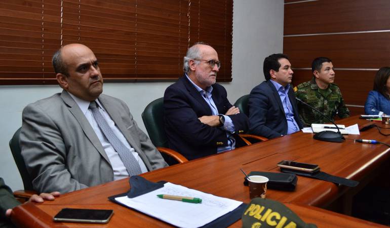 Reunión con el viceministro de Minas sobre minería ilegal en Caldas