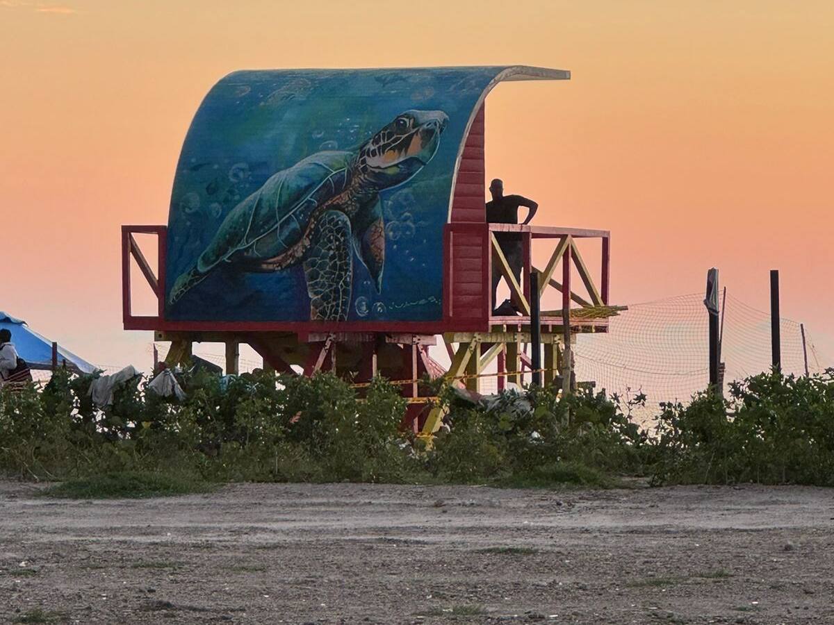 Arte en las garitas de salvavidas en Cartagena