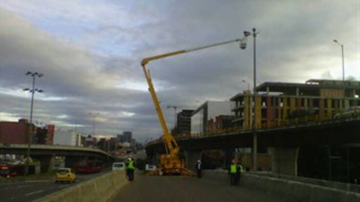 Fue levantada la grúa que causó enorme trancón en Bogotá