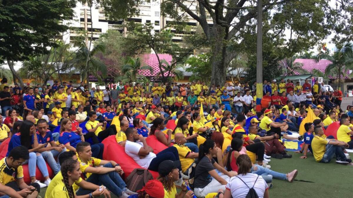 Hinchas Acompañando a la Selección 