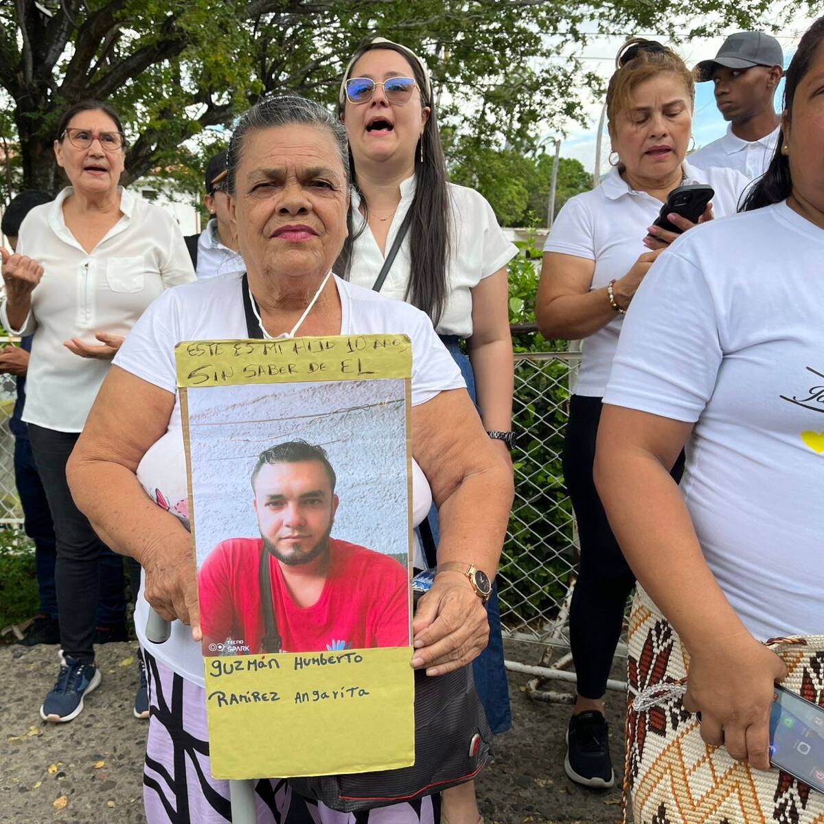 Colombiana denuncia que no tiene noticia de su hijo capturado hace 10 años en Venezuela