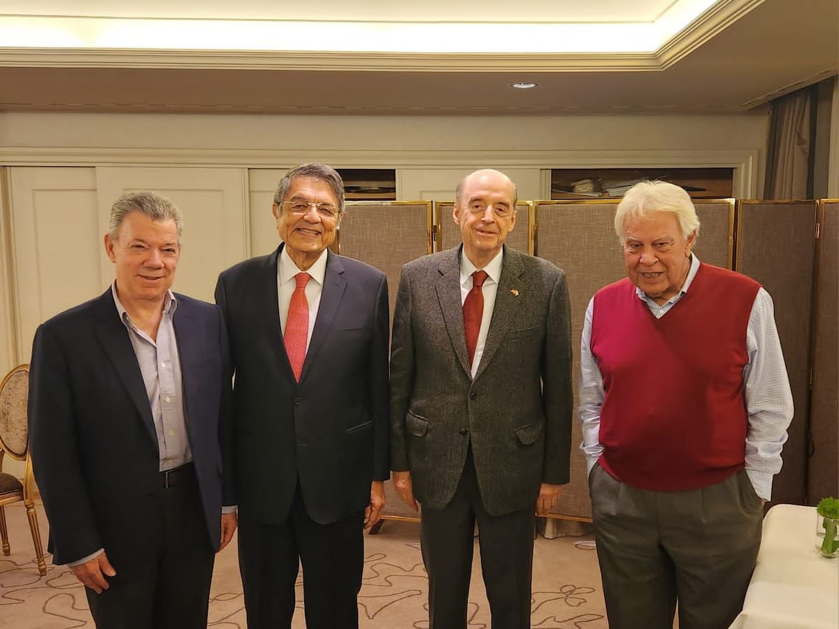 Canciller ofreció nacionalidad colombiana al escritor nicaragüense Sergio Ramírez