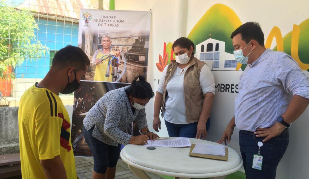 El acuerdo comercial fue suscrito con un joven emprendedor de la zona de Montes de María