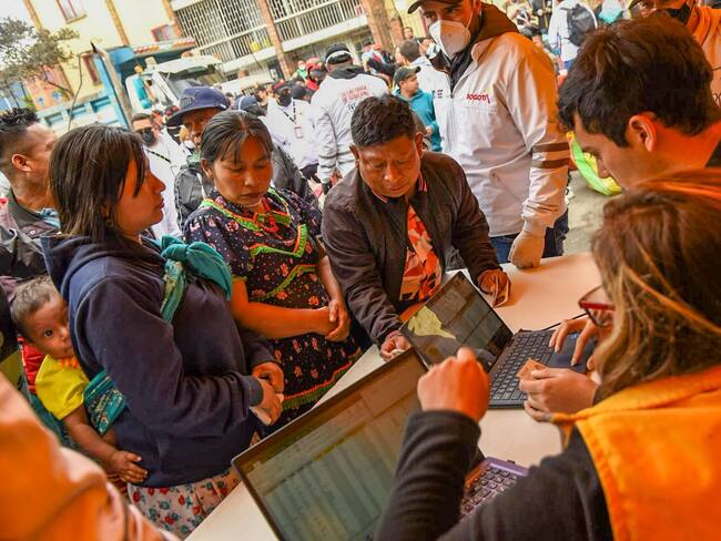 Continúa el retorno de indígenas Emberá en Bogotá: más de 400 regresarán a sus territorios // Caracol Radio