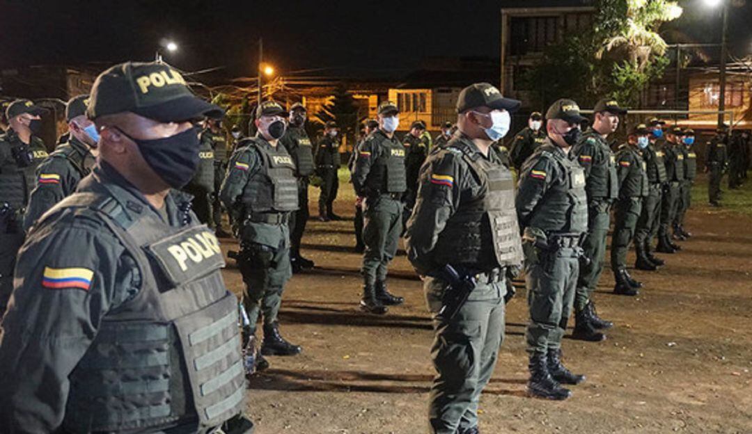 Los miembros de la Policía citados a imputación son el coronel Edgar Vega Gómez, comandante Operativo de la Policía Metropolitana de Cali, el teniente Néstor Mantilla, comandante del GOES y el patrullero Wilson Orlando Esparragosa.