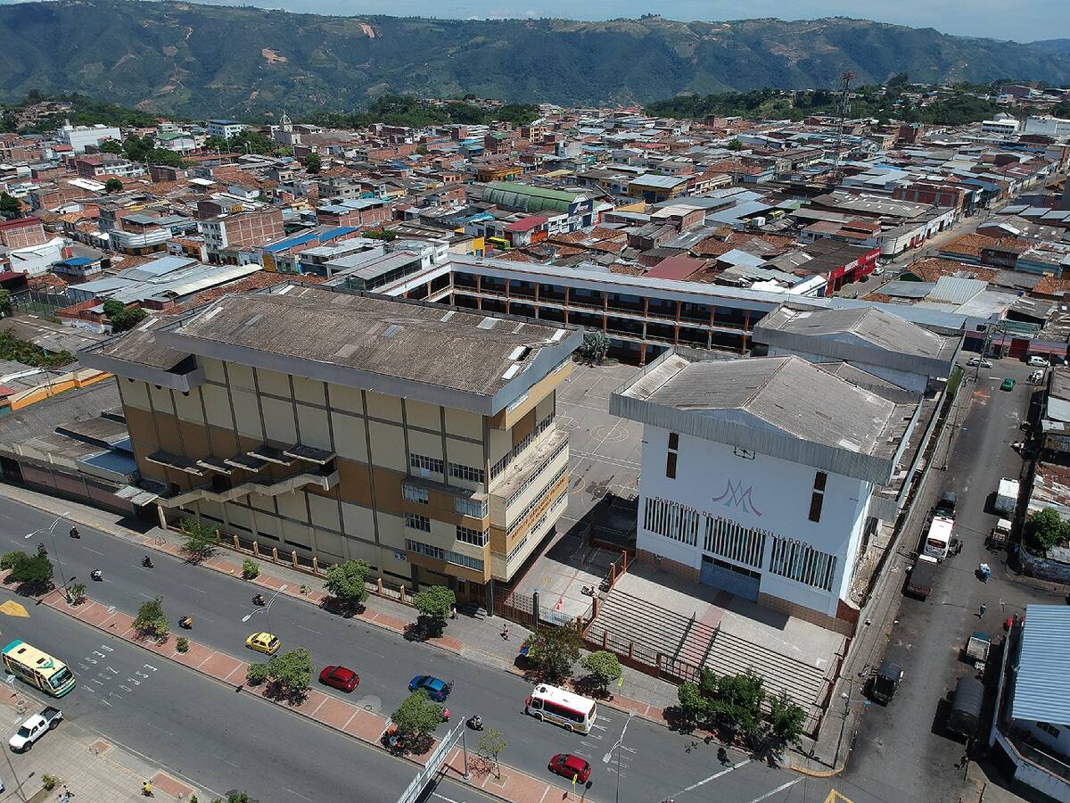 Operativos cerca a un colegio de Bucaramanga que está “sitiado” por el microtráfico