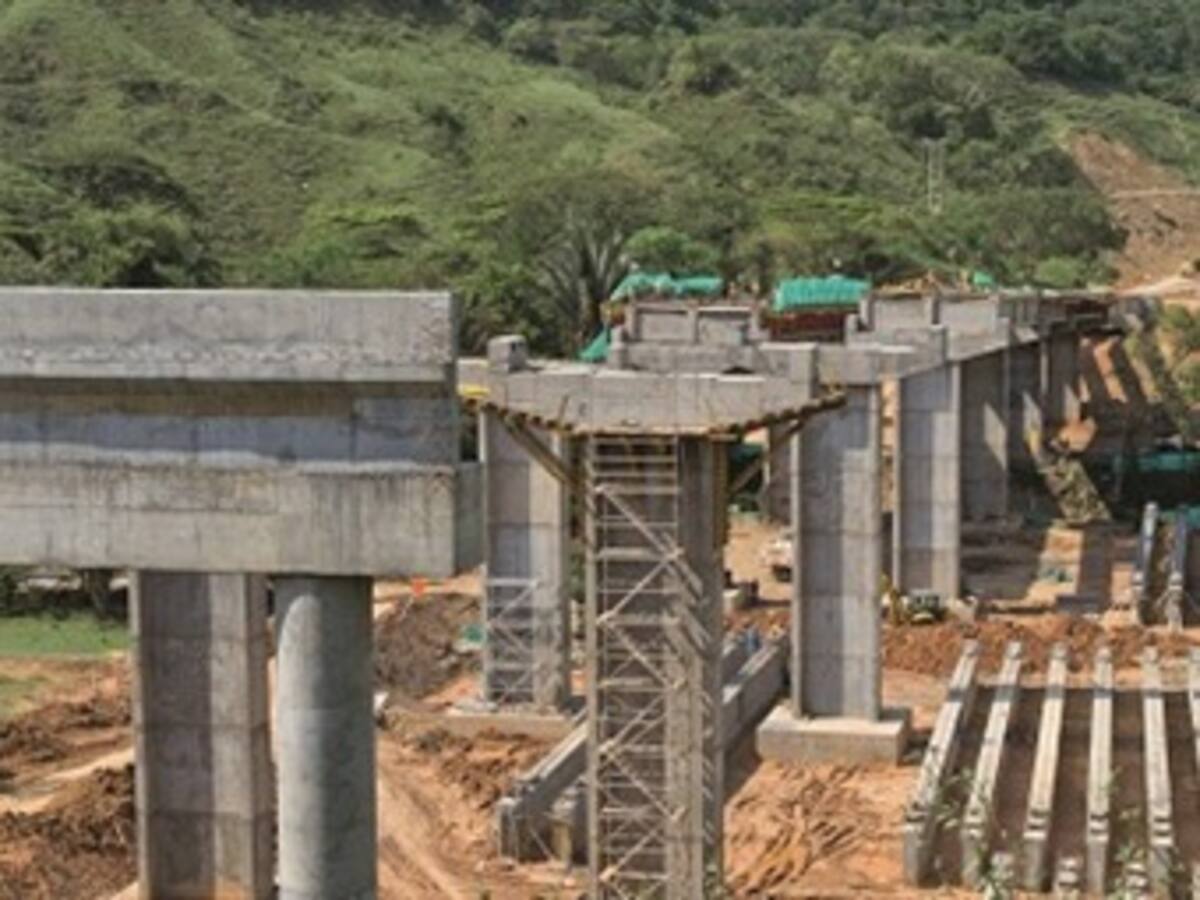 Santos pide al Congreso acelerar aprobación de ley de infraestructura
