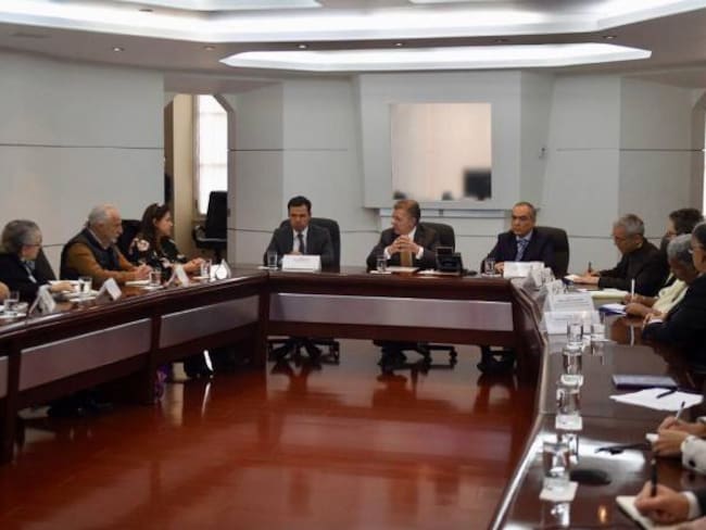 Santos se reunió con la Comisión de la Verdad