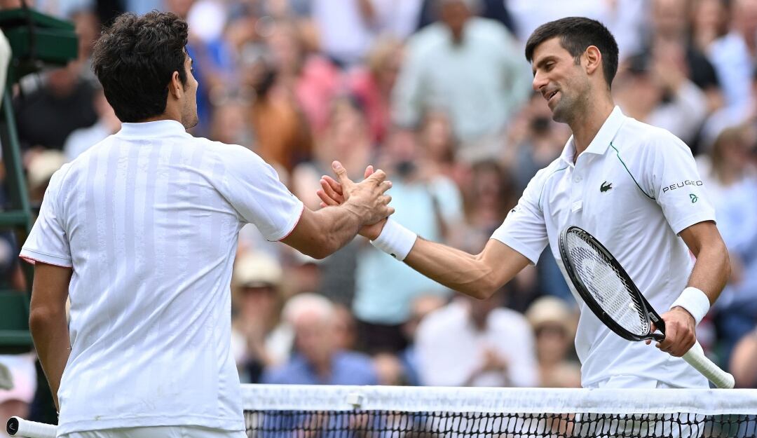 Novak Djokovic y Christian Garin en la cuarta ronda de Wimbledon 2021