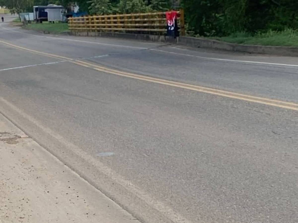 ELN instaló una bandera sobre el anillo vial occidental de Cúcuta