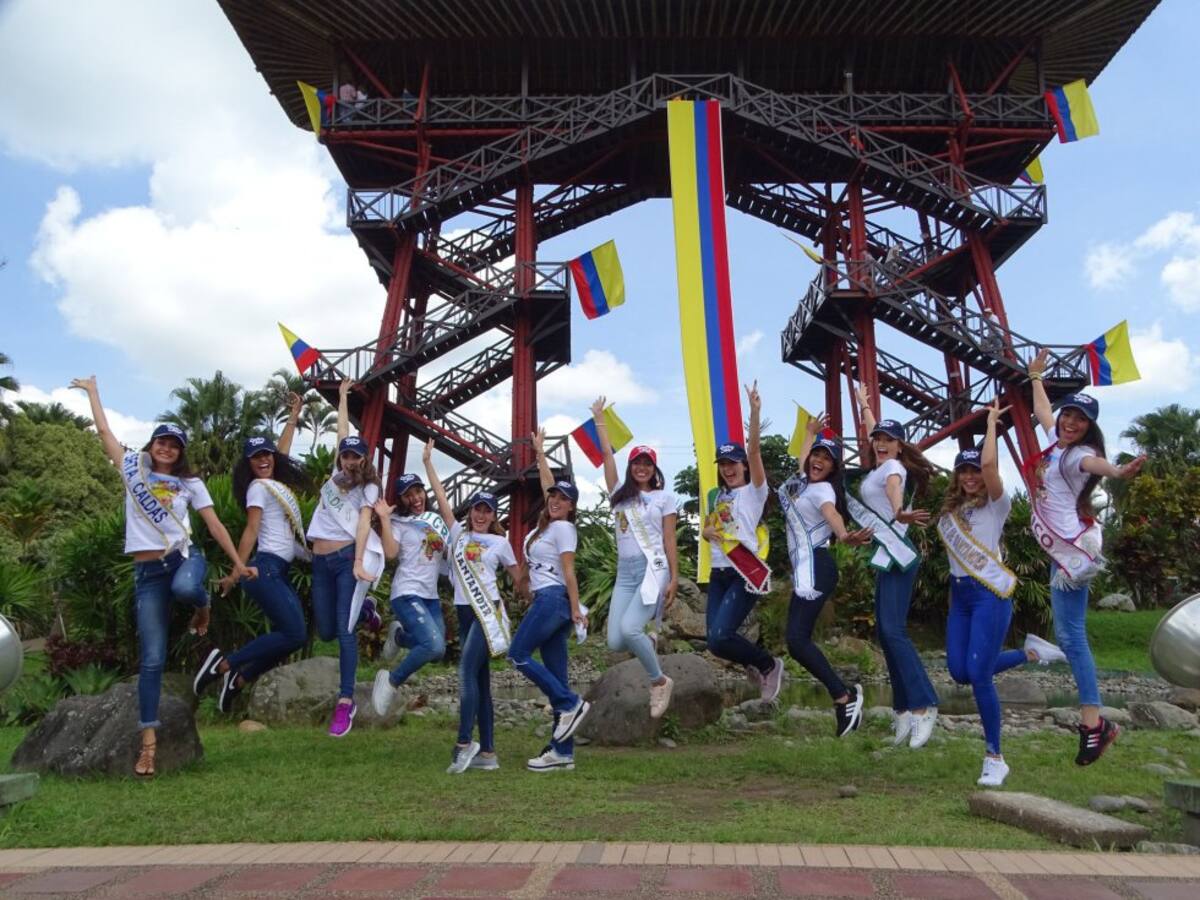 Las candidatas mostraron la alegría en el parque de los colombianos