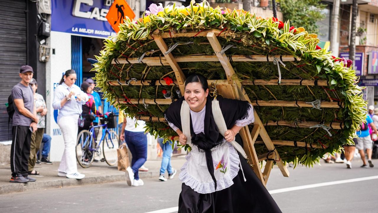 Silleteros de Envigado recorrerán las calles del municipio este domingo. Foto: Alcaldía de Envigado