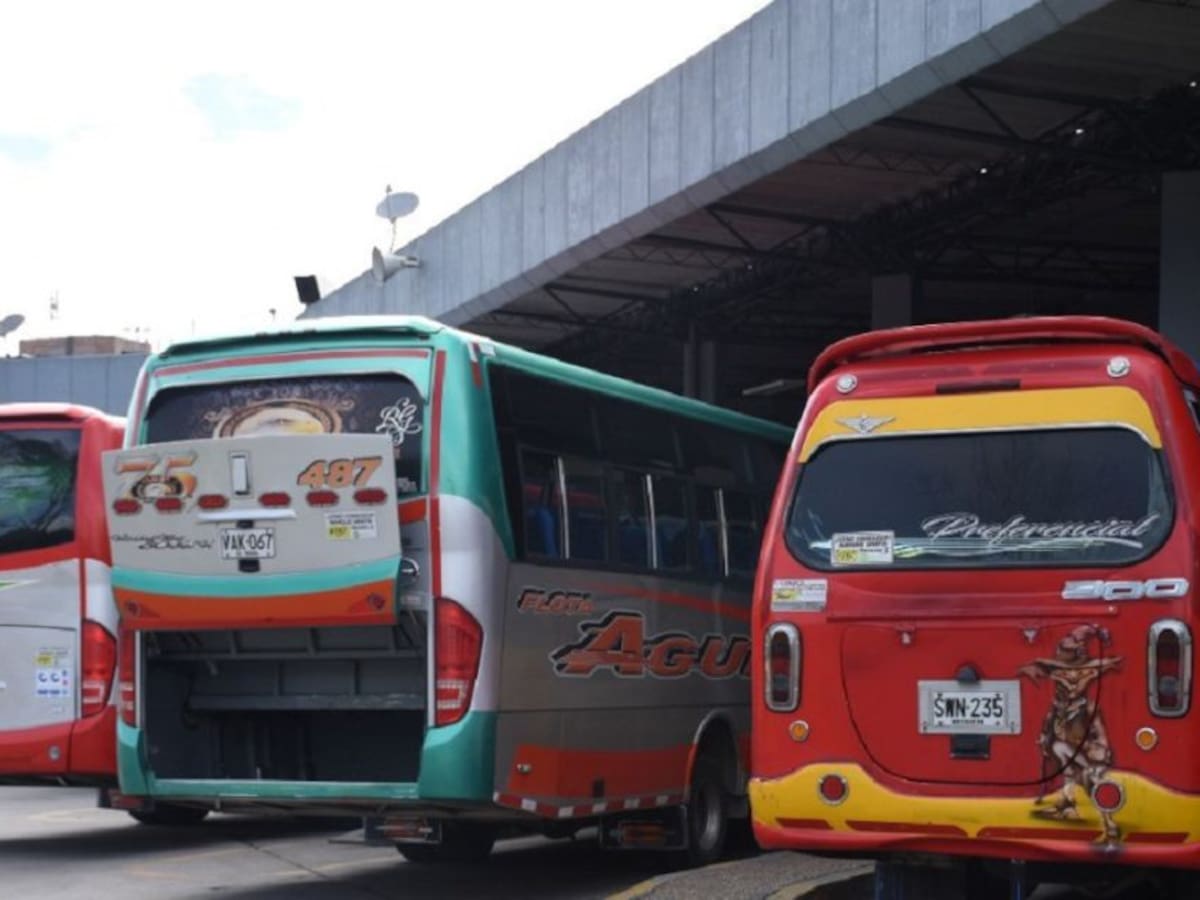 Problemas en vía al Llano y cierre de alterna es crítica: gremios pasajeros