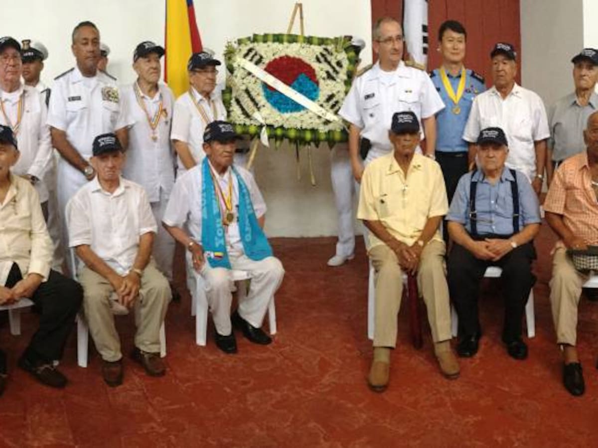 Armada Nacional rinde homenaje a los veteranos de la guerra de Corea