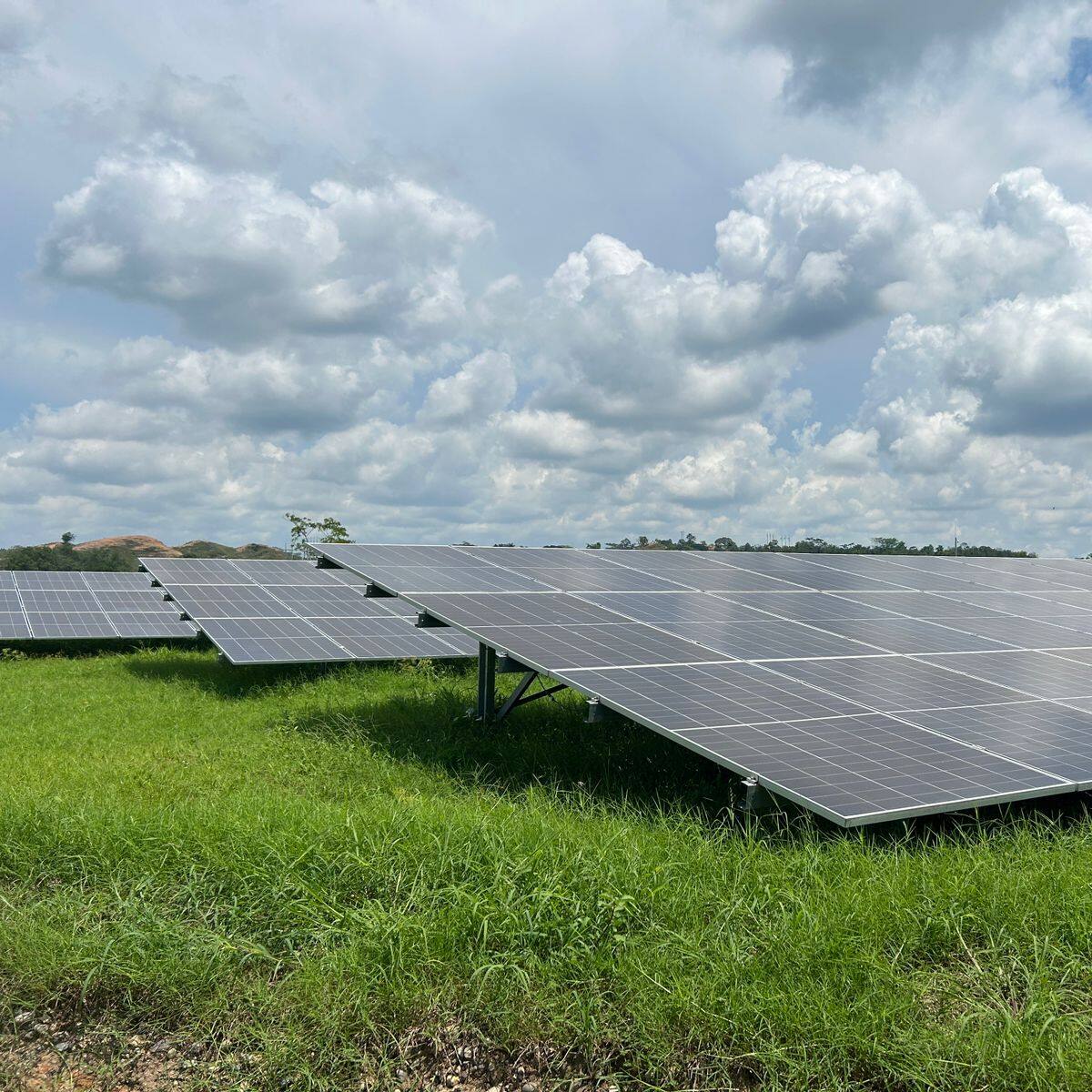 Inauguran la primera granja solar en Santander