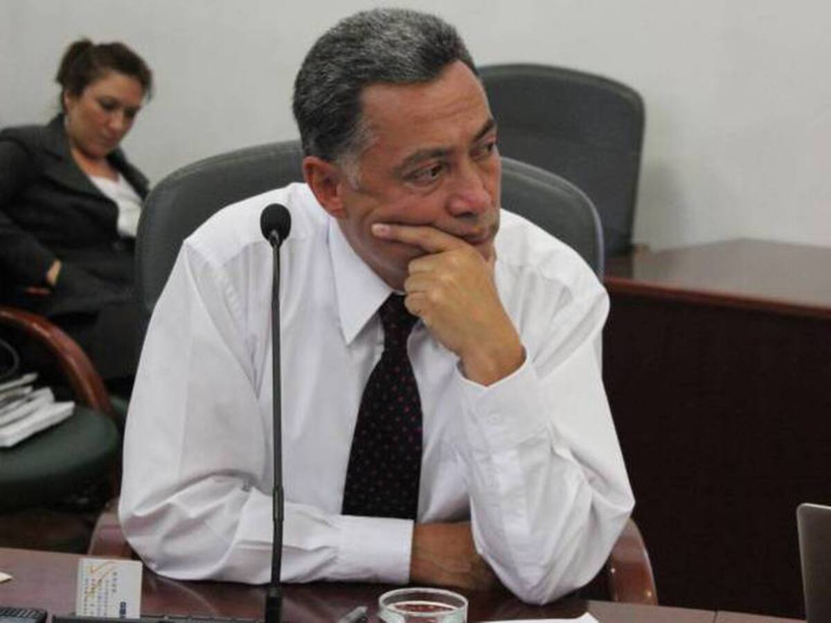 Por contrato PAE, Procuraduría formuló cargos al ex secretario de educación de Manizales