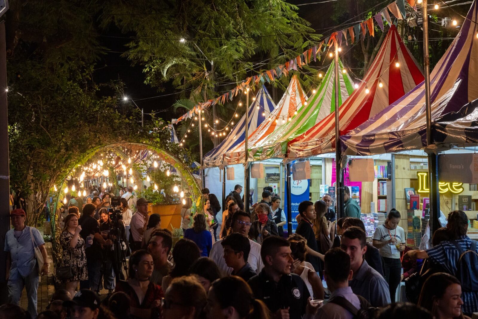 Feria Popular Días del Libro. Foto: alcaldía. 