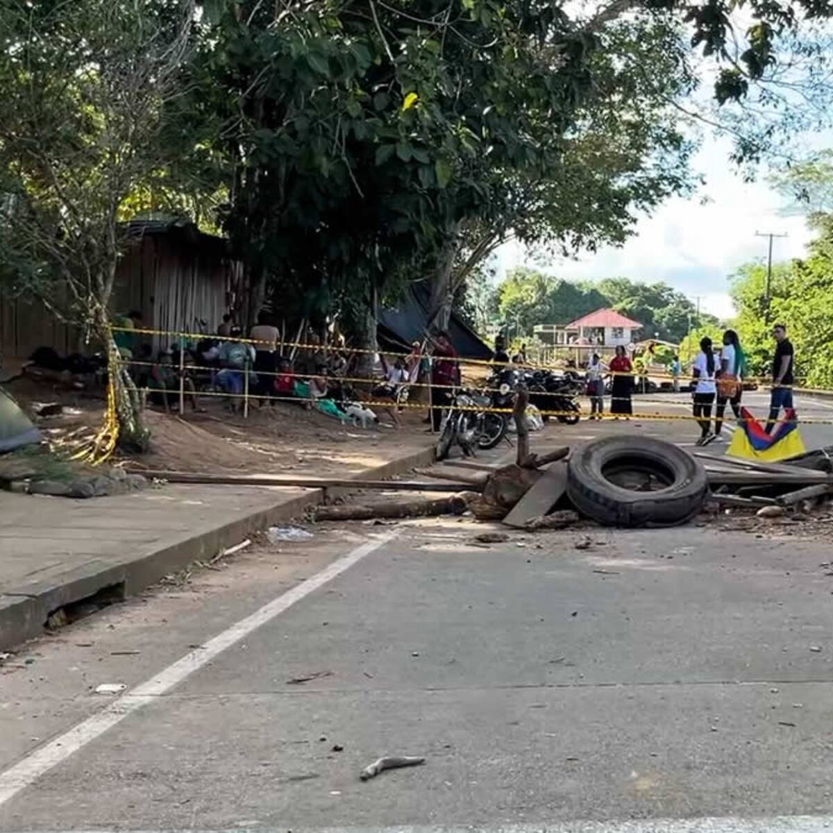 Grupos armados estarían detrás del bloqueo en Guaviare para forzar el retiro de una base militar
