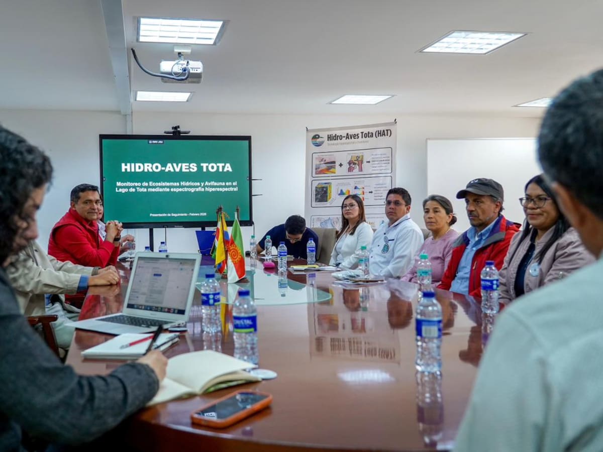 Proyecto Hidro-Aves Tota usa IA para monitorear el Lago de Tota y proteger sus ecosistemas