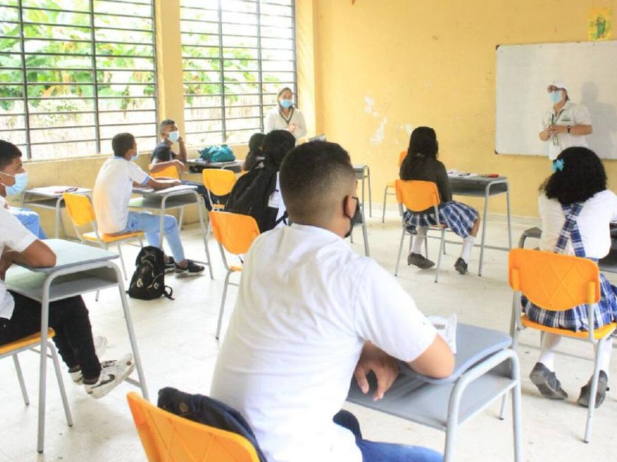 400 estudiantes regresaron a la presencialidad en un colegio de Magangué