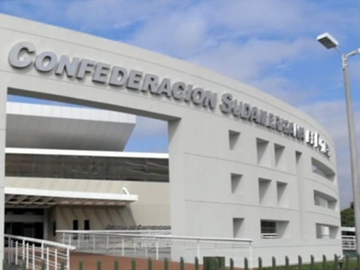 La Conmebol habría recibido sobornos para la Copa América de Chile
