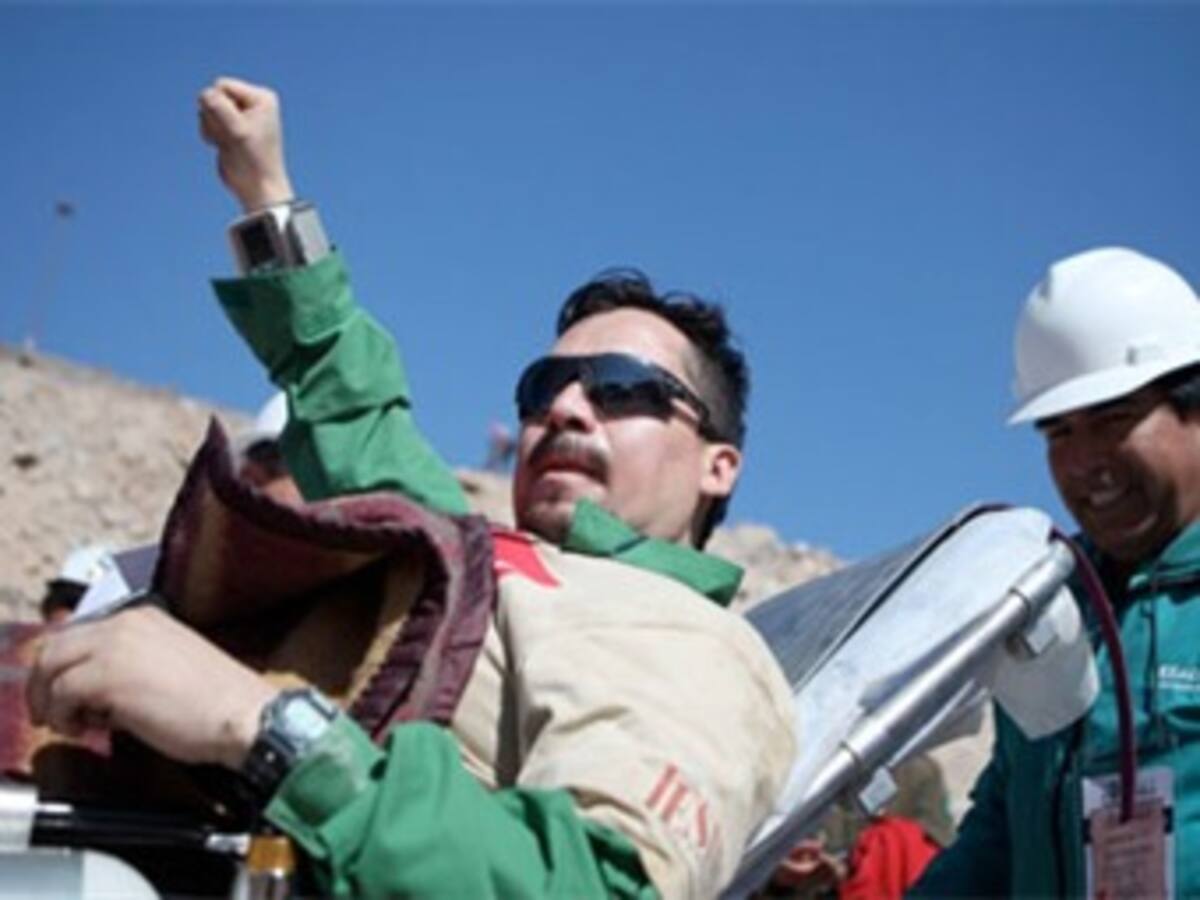 Uno de los 33 mineros rescatados en Chile vuelve a ser hospitalizado