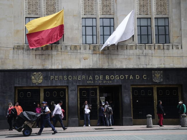 Personería de Bogotá inhabilitó por 10 años a docente por acoso sexual