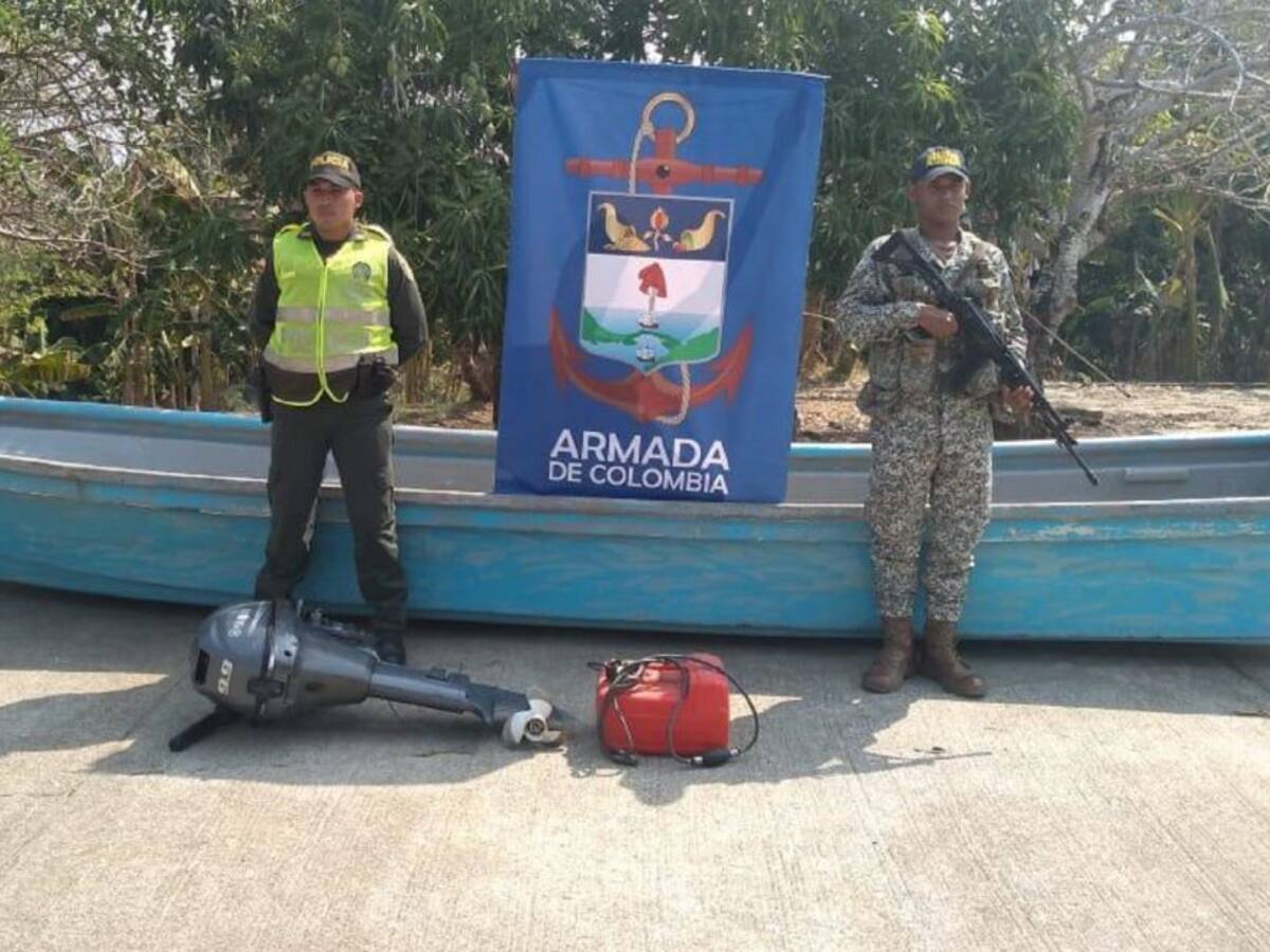 Las autoridades en Córdoba incautan una lancha y material de guerra